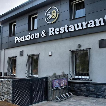 Penzion 68 Hotel คลาดโน ภายนอก รูปภาพ