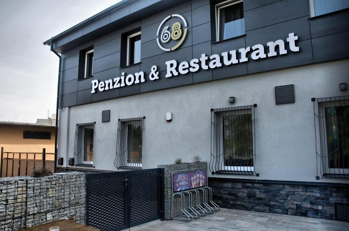Penzion 68 Hotel คลาดโน ภายนอก รูปภาพ